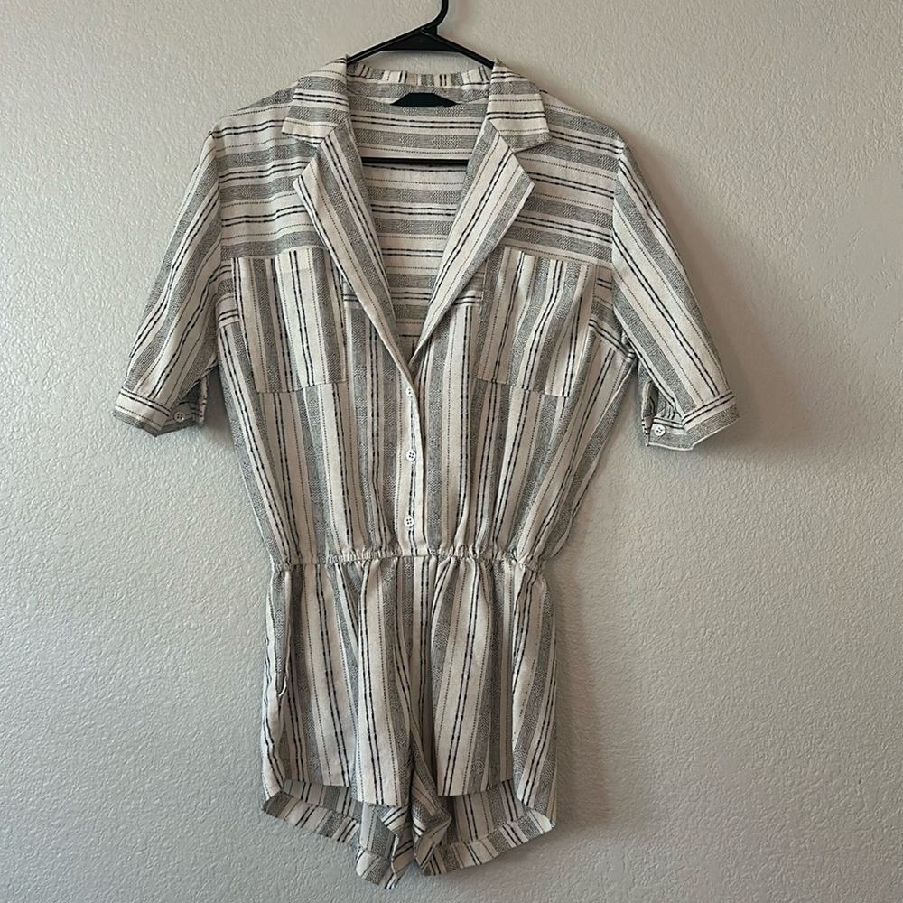 Knot Sister XS Hot Short Romper
